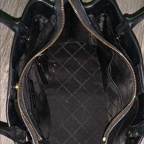 Michael kors  mid size purse 👜 - Picture 3 of 6